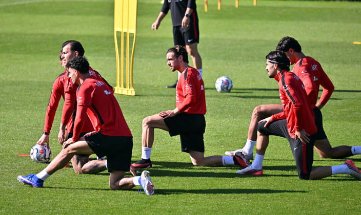 Turkish national team, Nationalteam trains in Liege ahead of Italy match LIEGE, BELGIUM - OCTOBER 04: Head coach Vincenzo Montella leads the Turkish National Football Team during their final training session at the SL16 Football Campus ahead of an upcoming match against Italy, in Liege, Belgium on October 04, 2026. Dursun Aydemir Anadolu Liege Belgium. Editorial use only. Please get in touch for any other usage. Copyright: x2026xAnadoluxDursunxAydemirx