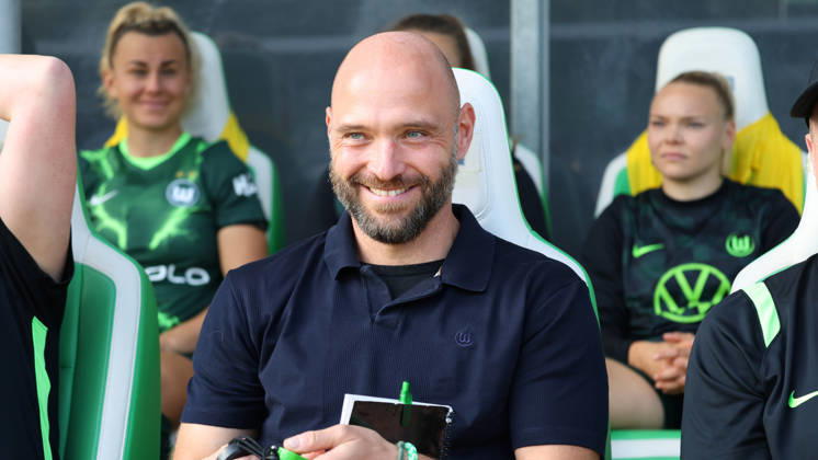 VfL vs. HSV, Women s Bundesliga, Wolfsburg, October 4, 2026, Soccer, Women, Google Pixel Bundesliga, 2026–2027 Season, VfL Wolfsburg vs. Hamburger SV, Head Coach Stephan Lerch, VfL Wolfsburg, AOK Stadium, Lower Saxony, Germany