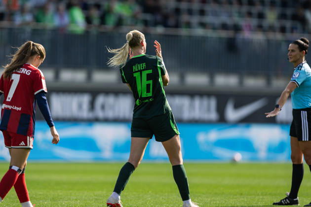 Soccer I Women s I 2026–2027 Season I Bundesliga I VfL Wolfsburg vs. Hamburger SV I October 4, 2026 Camilla Küver, 16, VfL Wolfsburg, can t believe she missed the chance Wolfsburg AOK Stadium, Lower Saxony, Germany Copyright: xLobeca CedricxSiefkerx