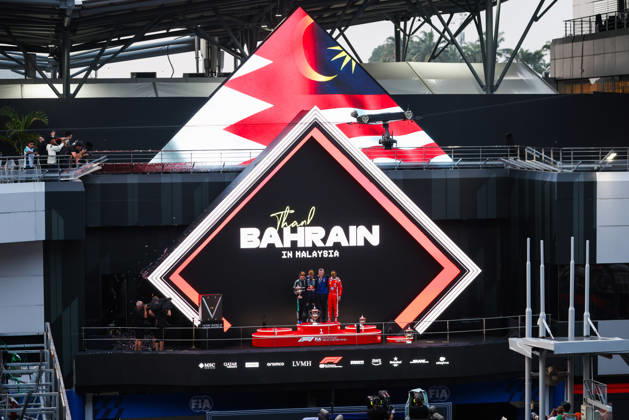 F1 - BAHRAIN GRAND PRIX IN MALAYSIA 2026 podium KIMI ANTONELLI Andrea (ita), Mercedes AMG F1 Team W17, VERSTAPPEN Max (nld), Red Bull Racing Ford RB22, HAMILTON Lewis (gbr), Scuderia Ferrari SF-26, portrait during the 2026 Formula 1 Bahrain Grand Prix in Malaysia, 16th round of the 2026 Formula One World Championship, WM, Weltmeisterschaft from October 2 to 4, 2026 on the Sepang International Circuit, in Sepang, Malaysia - SepangMalaysia Copyright: xANTONINxVINCENTx