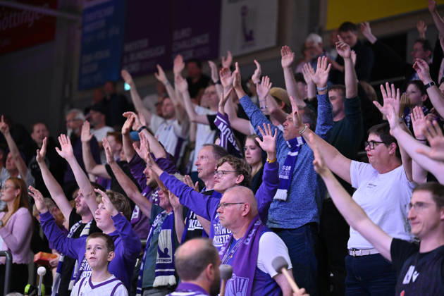 BG Göttingen vs. SBB Börde Baskets Wolmirstedt, October 10, 2026, Göttingen Basketball, 2nd Bundesliga, ProA, BG Göttingen vs. SBB Börde Baskets Wolmirstedt, Matchday 3, Sparkassen Arena; Fans in the stands raise their arms; Göttingen, Lower Saxony, Germany