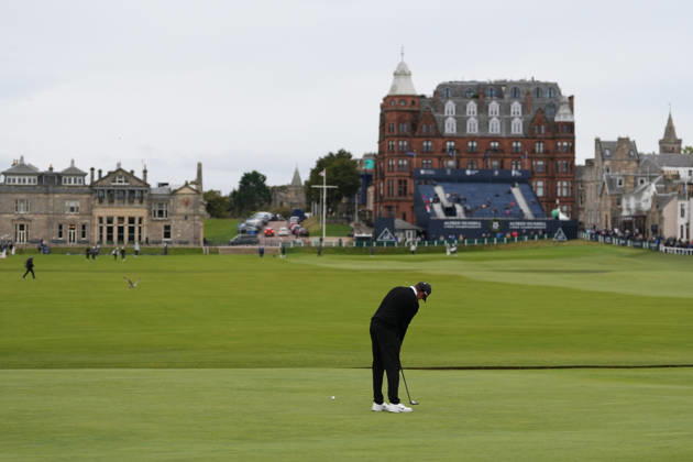 RECORD DATE NOT STATED 4th October 2026; Old Course at St Andrews, St Andrews, Scotland; DP World Tour Golf, Alfred Dunhill Links Championship, Final Day; Casey Jarvis putts on the 1st hole AlecxBrown
