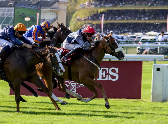 October 4, 2026, Paris, USA: Miss Yechance (9) ridden by Jack Nicholls wins the Prix De Lâ€⠢abbaye Longchamp Longines (Group 1) during Qatar Prix de lâ€⠢arc de Triomphe day at Longchamp Racecourse in Paris, France on October 4, 2026. Eclipse Sportswire CSM HORSE RACING 2026: Qatar Prix De Lâ€⠢Arc De Triomphe Day Longchamp OCT 04 - ZUMAcs17 20261004_faf_cs17_062 Copyright: xSandraxScherningx