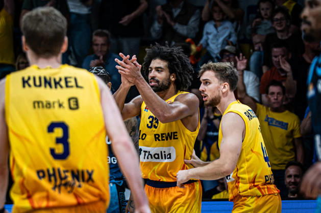 easyCredit BBL Phoenix Hagen vs. SKYLINERS Frankfurt, Hagen, October 4, 2026, Ischelandhalle Hagen: Trenton Gibson (33), Phoenix Hagen (SG), and Jan Razdevsek (44), Phoenix Hagen (PG), celebrate a basket. easyCredit BBL Phoenix Hagen vs. SKYLINERS Frankfurt, Hagen, October 4, 2026, Ischelandhalle Hagen Copyright: xBEAUTIFULxSPORTS Piepenstockx