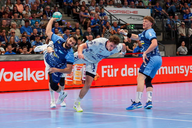 October 4, 2026, Germany, Stuttgart, Opel HBL, 2026–2027 Bundesliga, TVB Stuttgart vs. TBV Lemgo Lippe, from left: Lenny Rubin (TBV), Mohamed Amine Darmoul (TVB), Max Heydecke (TVB)