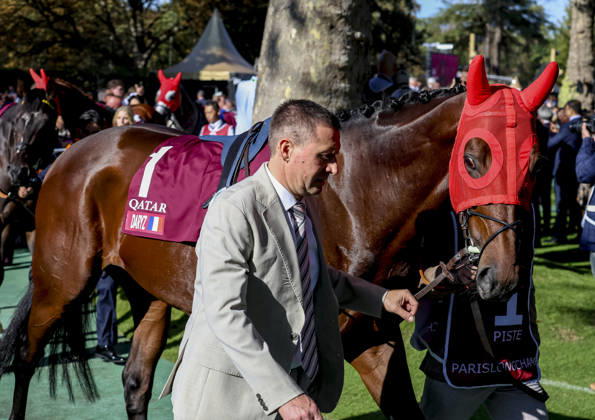 HORSE RACING 2026: Qatar Prix De Lâ€⠢Arc De Triomphe Day Longchamp OCT 04 October 4, 2026, Paris, USA: Daryz (1) ridden by Mickael Barzalona wins the Qatar Prix de lâ€⠢arc de Triomphe (Group 1) at Longchamp Racecourse in Paris, France on October 4, 2026. Sandra Scherning Eclipse Sportswire CSM(Credit Image:  Sandra Scherning Cal Media) Paris USA EDITORIAL USE ONLY Copyright: xx ZUMA-20261004_faf_cs17_066.jpg SandraxScherningx csmphotothree530737