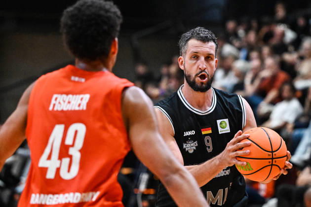 October 4, 2026, GER, Basketball, Men s, 2nd Division ProA, 2026–2027 Season, Matchday 3, OrangeAcademy vs. MHP Academics Heidelberg; Lucas Fischer (OrangeAcademy), 43; Paul Zipser (Heidelberg), 9; Neu Ulm Orange Campus, Bavaria, Germany Copyright: xNordphotox xHafnerx
