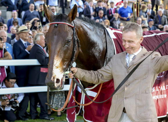 HORSE RACING 2026: Qatar Prix De Lâ€⠢Arc De Triomphe Day Longchamp OCT 04 October 4, 2026, Paris, USA: Daryz (1) ridden by Mickael Barzalona wins the Qatar Prix de lâ€⠢arc de Triomphe (Group 1) at Longchamp Racecourse in Paris, France on October 4, 2026. Sandra Scherning Eclipse Sportswire CSM(Credit Image:  Sandra Scherning Cal Media) Paris USA EDITORIAL USE ONLY Copyright: xx ZUMA-20261004_faf_cs17_091.jpg SandraxScherningx csmphotothree530744
