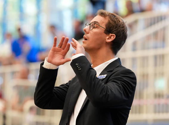 Lars Wendt, head coach of the ETB Miners Essen, gesturing; GER, ETB Miners Essen vs. RheinStars Cologne, Barmer 2 Basketball Bundesliga, ProA, Matchday 3, 2026–27 season, Sporthalle am Hallo, Essen, October 4, 2026 ETB Miners Essen vs. RheinStars Cologne, ProA, Matchday 3, 2026–27 season, October 4, 2026 Essen Copyright: xEibner-Pressefoto ScottxColemanx EP_SCN