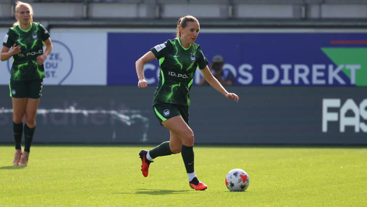VfL vs. HSV, Women s Bundesliga, Wolfsburg, October 4, 2026, Soccer, Women, Google Pixel Bundesliga, 2026–2027 Season, VfL Wolfsburg vs. Hamburger SV, Lara Prasnikar, VfL Wolfsburg, AOK Stadium, Lower Saxony, Germany