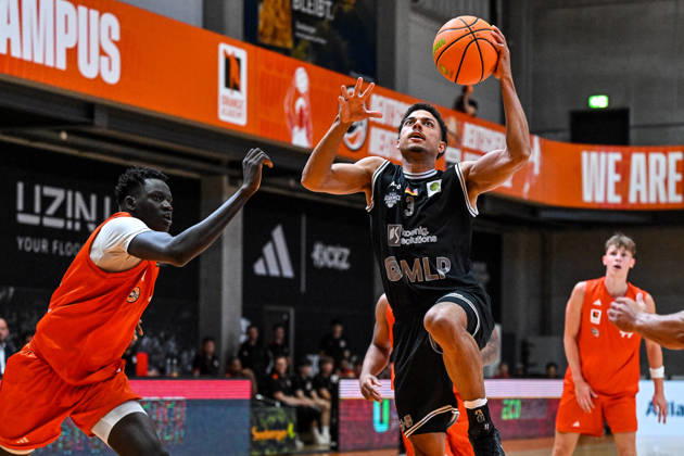 October 4, 2026, GER, Basketball, Men s, 2nd Division ProA, 2026–2027 Season, Matchday 3, OrangeAcademy vs. MHP Academics Heidelberg Juom Maker Bol Meen OrangeAcademy, 58, Kevin McClain Heidelberg, 3 drives to the basket and scores Neu Ulm Orange Campus Bavaria Germany Copyright: xNordphotox xHafnerx