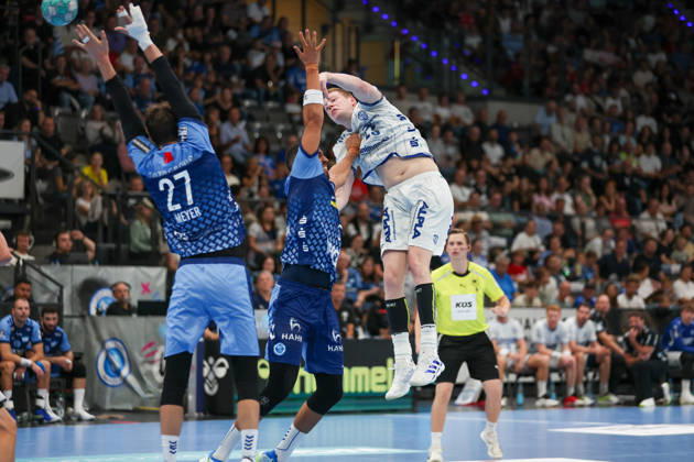 Niels Versteijnen, TBV Lemgo Lippe, 25, with a shot; GER, TVB Stuttgart vs. TBV Lemgo Lippe, Handball, Opel Handball Bundesliga, Matchday 6, 2026–2027 season, October 4, 2026, GER, TVB Stuttgart vs. TBV Lemgo Lippe, Handball, Opel Handball Bundesliga, Matchday 6, 2026–2027 season, October 4, 2026, Stuttgart Copyright: xEibner-Pressefoto SoerenxHerwegx EP_SHG