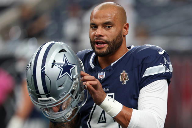 HOUSTON, TX - OCTOBER 04: Quarterback Dak Prescott 4 of the Dallas Cowboys on the field for warmups ahead of the NFL, American Football Herren, USA football game between the Houston Texans and Dallas Cowboys on October 4, 2026, at Reliant Stadium in Houston, TX. (Photo by David Buono Icon Sportswire) NFL: OCT 04 Cowboys at Texans EDITORIAL USE ONLY Icon241004001