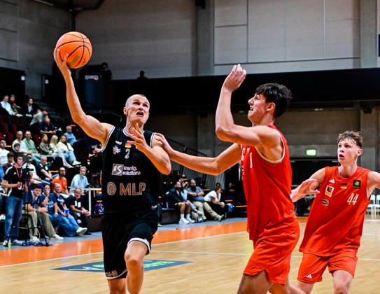 October 4, 2026, GER, Basketball, Men s, 2nd Division ProA, 2026–2027 Season, Matchday 3, OrangeAcademy vs. MHP Academics Heidelberg Niklas Würzner Heidelberg, 2, Felix Kiehlneker OrangeAcademy, 6 Neu Ulm Orange Campus Bavaria Germany Copyright: xNordphotox xHafnerx