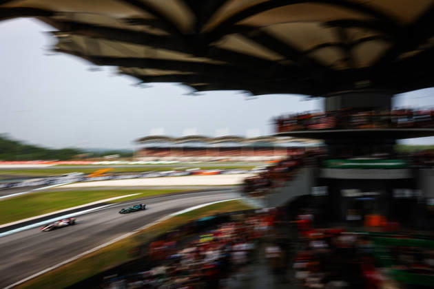 F1 - BAHRAIN GRAND PRIX IN MALAYSIA 2026 14 ALONSO Fernando (spa), Aston Martin F1 Team AMR26, action grandstands spectators, fans during the 2026 Formula 1 Bahrain Grand Prix in Malaysia, 16th round of the 2026 Formula One World Championship, WM, Weltmeisterschaft from October 2 to 4, 2026 on the Sepang International Circuit, in Sepang, Malaysia - SepangMalaysia Copyright: xANTONINxVINCENTx
