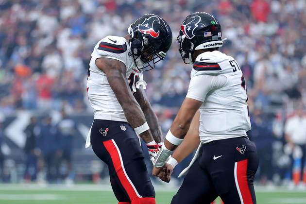 October 4, 2026, Houston, Texas, U.S: Houston Texans quarterback C.J. Stroud (7) cerlebrates with Houston Texans wide receiver Nico Collins (12) after a touchdown during the first quarter of the NFL, American Football Herren, USA regular season game between the Houston Texans and the Dallas Cowboys at Reliant Stadium in Houston, TX on October 4, 2026. NFL 2026 - Dallas Cowboys Vs Houston Texans  - ZUMAw137 20261004_aap_w137_016 Copyright: xErikxWilliamsx