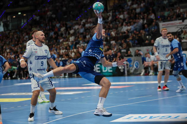 Simone Mengon, TVB Stuttgart, 15 with a shot (GER), TVB Stuttgart vs. TBV Lemgo Lippe, Handball, Opel Handball Bundesliga, Matchday 6, 2026–2027 season, October 4, 2026 GER, TVB Stuttgart vs. TBV Lemgo Lippe, Handball, Opel Handball Bundesliga, Matchday 6, 2026–2027 season, October 4, 2026 Stuttgart Copyright: xEibner-Pressefoto SoerenxHerwegx EP_SHG