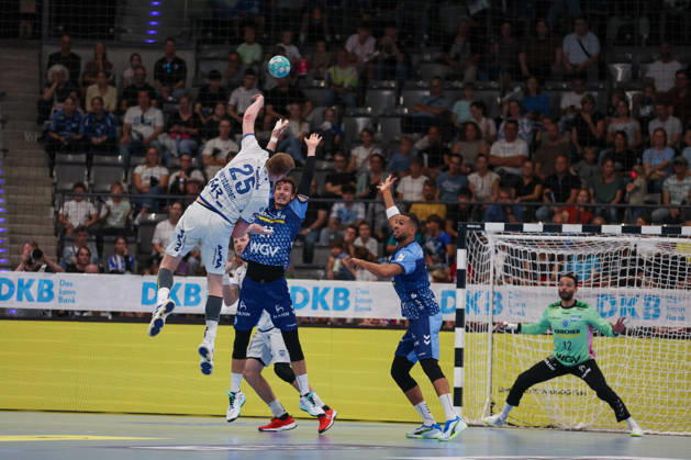 Niels Versteijnen, TBV Lemgo Lippe, 25, with a shot; GER, TVB Stuttgart vs. TBV Lemgo Lippe, handball, Opel Handball Bundesliga, Matchday 6, 2026–2027 season, October 4, 2026, GER, TVB Stuttgart vs. TBV Lemgo Lippe, Handball, Opel Handball Bundesliga, Matchday 6, 2026–2027 season, October 4, 2026, Stuttgart Copyright: xEibner-Pressefoto SoerenxHerwegx EP_SHG