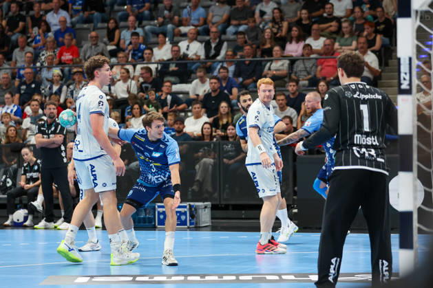 Max Haefner, TVB Stuttgart, 3 GER, TVB Stuttgart vs. TBV Lemgo Lippe, Handball, Opel Handball Bundesliga, Matchday 6, 2026–2027 Season, October 4, 2026 GER, TVB Stuttgart vs. TBV Lemgo Lippe, Handball, Opel Handball Bundesliga, Matchday 6, 2026–2027 season, October 4, 2026 Stuttgart Copyright: xEibner-Pressefoto SoerenxHerwegx EP_SHG
