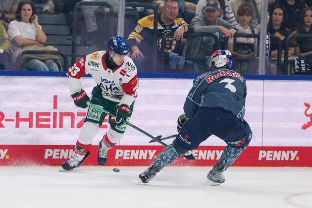 One-on-one, action, featuring Tim Wohlgemuth (33, Augsburger Panther) and Lukas Klok (3, EHC Red Bull Munich), EHC Red Bull Munich vs. Augsburger Panther, Matchday 6, Ice Hockey, Penny DEL, October 3, 2026, Munich, Bavaria, Germany Copyright: xkolbert-press ChristianxKolbertx