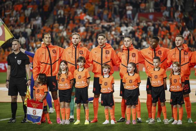 EINDHOVEN - (lr) Virgil van Dijk of the Netherlands, Netherlands goalkeeper Bart Verbruggen, Micky van de Ven of the Netherlands, Joey Veerman of the Netherlands, Denzel Dumfries of the Netherlands and Teun Koopmeiners of the Netherlands ahead of the UEFA Nations League match between the Netherlands and Serbia at the Philips Stadium on 4 October 2026 in Eindhoven, the Netherlands. KOEN VAN WEEL ANP xVIxANPxSportx xxANPxIVx 571516903 originalFilename: 571516903