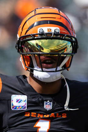 Oct 4, 2026; Cincinnati, OH, USA; Cincinnati Bengals wide receiver Ja Marr Chase (1) during NFL, American Football Herren, USA game action against the Jacksonville Jaguars at Paycor Stadium. Mandatory Credit: -Cal Media Cincinnati USA - ZUMAc04_ 20261004_zma_c04_026 Copyright: xJohnxMersitsx