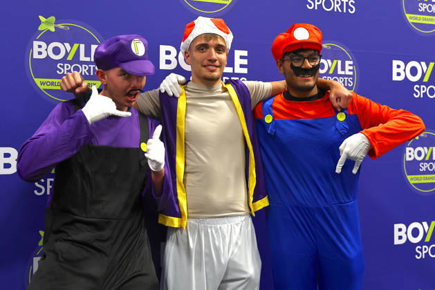 2026 BOYLE Sports World Grand Prix Fans in Wario, Toad and Mario fancy dress from the Super Mario franchise during the 2026 Boyle Sports World Grand Prix Final at Mattioli Arena, Leicester, United Kingdom on 4 October 2026 Credit: Ryan Crockett Every Second Media Editorial use only. All images are copyright Every Second Media Limited. No images may be reproduced without prior permission. Copyright: xIMAGO EveryxSecondxMediax ESM-2198-0005 RyanxCrockettx xEveryxSecondxMediax