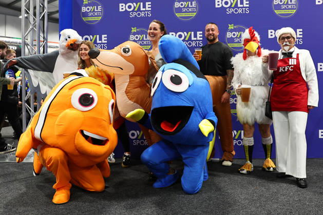 2026 BOYLE Sports World Grand Prix Fans in fancy dress during the 2026 Boyle Sports World Grand Prix Final at Mattioli Arena, Leicester, United Kingdom on 4 October 2026 Credit: Ryan Crockett Every Second Media Editorial use only. All images are copyright Every Second Media Limited. No images may be reproduced without prior permission. Copyright: xIMAGO EveryxSecondxMediax ESM-2198-0009 RyanxCrockettx xEveryxSecondxMediax