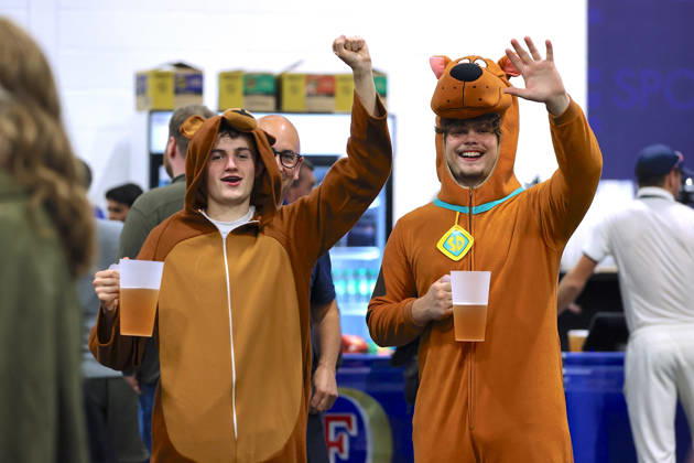 2026 BOYLE Sports World Grand Prix Fans in Scooby Doo fancy dress during the 2026 Boyle Sports World Grand Prix Final at Mattioli Arena, Leicester, United Kingdom on 4 October 2026 Credit: Ryan Crockett Every Second Media Editorial use only. All images are copyright Every Second Media Limited. No images may be reproduced without prior permission. Copyright: xIMAGO EveryxSecondxMediax ESM-2198-0010 RyanxCrockettx xEveryxSecondxMediax
