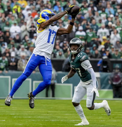 October 4, 2026, Philadelphia, Pa, USA: Oct 4, 2026; Philadelphia, PA, USA; Los Angeles Rams wide receiver Davante Adams (17) jumps and makes a reception at Lincoln Financial Field. Mandatory Credit: -Cal Media Philadelphia USA - ZUMAcs17 20261004_faf_cs17_157 Copyright: xScottxSeriox
