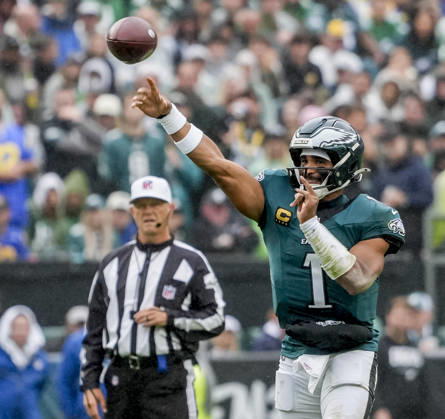 October 4, 2026, Philadelphia, Pa, USA: Oct 4, 2026; Philadelphia, PA, USA; Philadelphia Eagles quarterback Jalen Hurts (1) throws a pass at Lincoln Financial Field. Mandatory Credit: -Cal Media Philadelphia USA - ZUMAcs17 20261004_faf_cs17_161 Copyright: xScottxSeriox