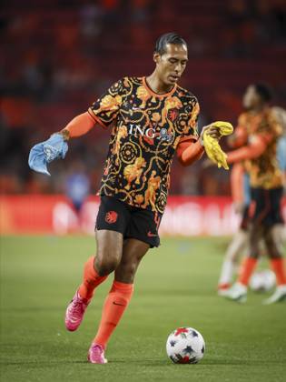 EINDHOVEN - Virgil van Dijk of the Netherlands ahead of the UEFA Nations League match between the Netherlands and Serbia at the Philips Stadium on October 4, 2026 in Eindhoven, the Netherlands. KOEN VAN WEEL ANP xVIxANPxSportx xxANPxIVx 571520025 originalFilename: 571520025