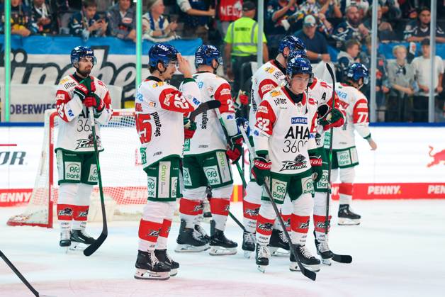 Disappointment for the Augsburg Panthers after the loss, Christian Hanke 25 Augsburg Panthers, Enrico Henriquez Morales 52 Augsburg Panthers, EHC Red Bull Munich vs. Augsburg Panthers, Matchday 6, Ice Hockey, Penny DEL, Oct. 3, 2026, Munich, Bavaria, Germany Copyright: xkolbert-press ChristianxKolbertx