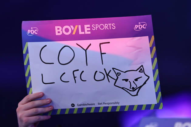 2026 BOYLE Sports World Grand Prix Fans hold up signs supporting Leicester City during the 2026 Boyle Sports World Grand Prix Final at Mattioli Arena, Leicester, United Kingdom on 4 October 2026 Credit: Ryan Crockett Every Second Media Editorial use only. All images are copyright Every Second Media Limited. No images may be reproduced without prior permission. Copyright: xIMAGO EveryxSecondxMediax ESM-2198-0038 RyanxCrockettx xEveryxSecondxMediax