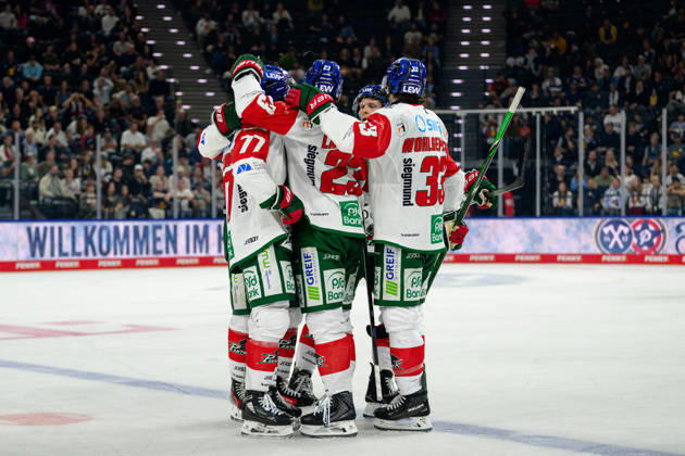 Hockey, DEL, 20261004, EHC Red Bull Munich vs. Augsburg Panthers. Pictured: Goal 3, 2, goal celebration, Munich, SAP Garden, Bavaria, Germany Copyright: Passion2Press MarkusxFischerx