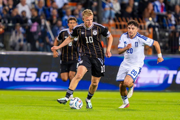 Jonathan Burkardt, Germany, age 10, and Christos Zafeiris, Greece, age 20; Greece vs. Germany, soccer, UEFA Nations League, Matchday 4, 2026–2027 season, October 4, 2026 Greece vs. Germany, Soccer, UEFA Nations League, Matchday 4, 2026–2027 Season, October 4, 2026 Thessaloniki Copyright: xEibner-Pressefoto J.xDerondeaux EP_JDU