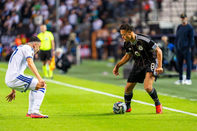 Derry Scherhant (Germany), 09 vs. Manolis Saliakas (Greece), 17 Greece vs. Germany, Soccer, UEFA Nations League, Matchday 4, 2026–2027 Season, October 4, 2026 Greece vs. Germany, Soccer, UEFA Nations League, Matchday 4, 2026–2027 Season, October 4, 2026 Thessaloniki Copyright: xEibner-Pressefoto J.xDerondeaux EP_JDU