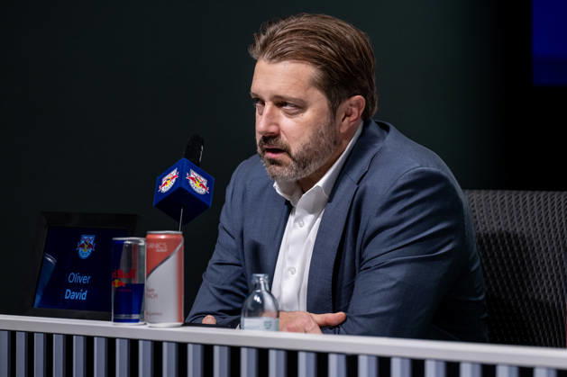Oliver David, Head Coach, EHC Red Bull Munich, at the postgame press conference for the GER match between EHC Red Bull Munich and the Augsburger Panther, DEL, 2026–2027 season, Matchday 6, October 4, 2026. Photo: HMB Media, Heike Feiner Copyright: HMBxMedia HeikexFeiner