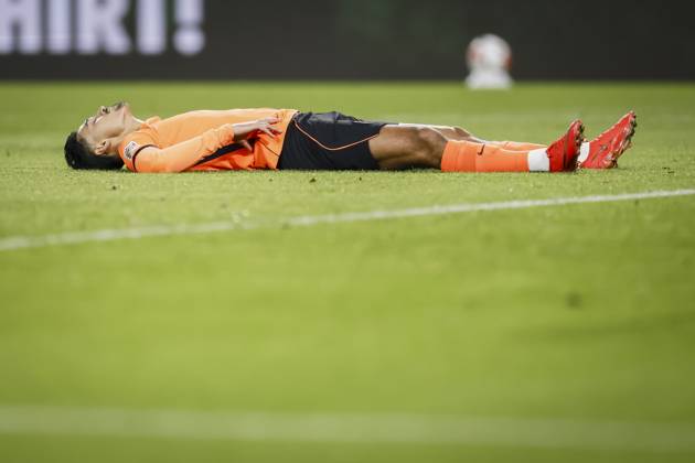 EINDHOVEN - Tijjani Reijnders of the Netherlands lies on the ground during the UEFA Nations League match between the Netherlands and Serbia at the Philips Stadium on October 4, 2026, in Eindhoven, the Netherlands. KOEN VAN WEEL ANP xVIxANPxSportx xxANPxIVx 571525931 originalFilename: 571525931