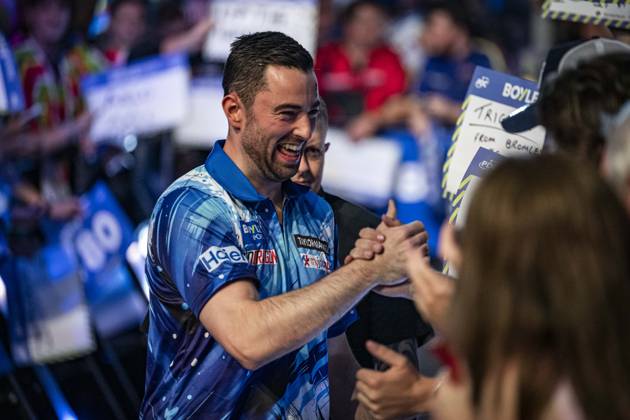 RECORD DATE NOT STATED 4th October 2026; Mattioli Arena, Leicester, England; PDC World Grand Prix Darts, World Grand Prix, Final Day; Luke Humphries greets the fans before his final match against Gerwyn Price GodfreyxPitt