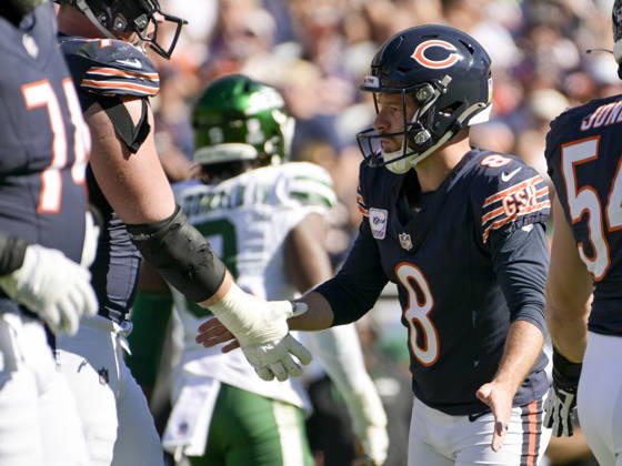 Chicago Bears place kicker Cairo Santos (8) celebrate a fourth quarter field goal against the New York Jets at Soldier Field in Chicago on Sunday, October 4, 2026. Bears defeated the Jets 23-12. CHI20261004119 MARKxBLACK