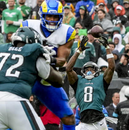 October 4, 2026, Philadelphia, Pa, USA: Oct 4, 2026; Philadelphia, PA, USA; Philadelphia Eagles running back Tank Bigsby (8) watches a pass sail over his head and through his fingers during the Rams 24-20 wins against the Eagles at Lincoln Financial Field. Mandatory Credit: -Cal Media Philadelphia USA - ZUMAcs17 20261004_faf_cs17_176 Copyright: xScottxSeriox