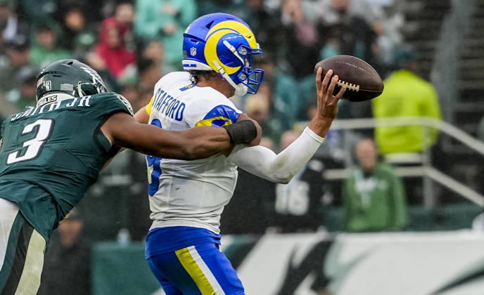 October 4, 2026, Philadelphia, Pa, USA: Oct 4, 2026; Philadelphia, PA, USA; Philadelphia Eagles linebacker Nolan Smith Jr. (3) pressures Los Angeles Rams quarterback Matthew Stafford (9) during a pass rush during the Rams 24-20 wins against the Eagles at Lincoln Financial Field. Mandatory Credit: -Cal Media Philadelphia USA - ZUMAcs17 20261004_faf_cs17_180 Copyright: xScottxSeriox