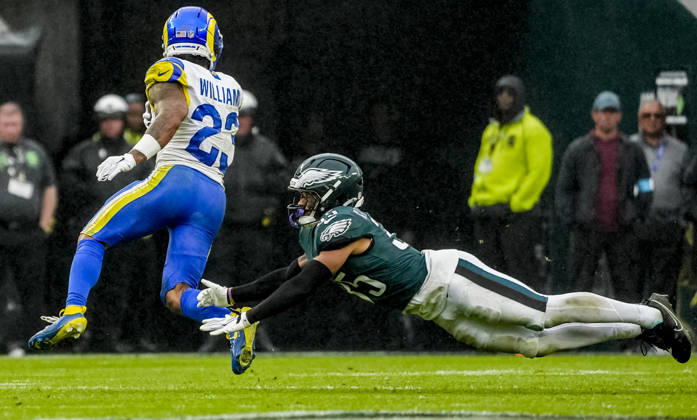 October 4, 2026, Philadelphia, Pa, USA: Oct 4, 2026; Philadelphia, PA, USA; Philadelphia Eagles cornerback Michael Carter II (35) just misses a tackle on Los Angeles Rams running back Kyren Williams (23) during the Rams 24-20 wins against the Eagles at Lincoln Financial Field. Mandatory Credit: -Cal Media Philadelphia USA - ZUMAcs17 20261004_faf_cs17_182 Copyright: xScottxSeriox