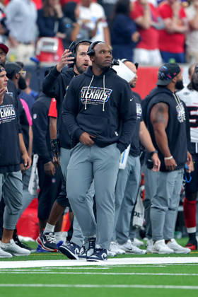 October 4, 2026, Houston, Texas, U.S: Houston Texans head coach Demeco Ryans on the sideline during the fourth quarter of the NFL, American Football Herren, USA regular season game between the Houston Texans and the Dallas Cowboys at Reliant Stadium in Houston, TX on October 4, 2026. NFL 2026 - Dallas Cowboys Vs Houston Texans  - ZUMAw137 20261004_aap_w137_067 Copyright: xErikxWilliamsx