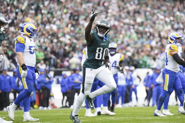 PHILADELPHIA, PA - OCTOBER 04: Philadelphia Eagles wide receiver Darius Cooper 80 celebrates his touchdown during the game between the Los Angeles Rams and the Philadelphia Eagles on October 4, 2026 at Lincoln Financial Field in Philadelphia, PA.(Photo by Andy Lewis Icon Sportswire) NFL, American Football Herren, USA OCT 04 Rams at Eagles EDITORIAL USE ONLY Icon261004005
