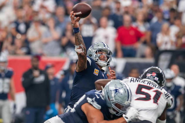 October 4, 2026: Dallas Cowboys quarterback Dak Prescott (4) throws the game-winning touchdown pass during a game between the Dallas Cowboys and the Houston Texans in Houston, TX. .. CSM NFL, American Football Herren, USA 2026: Cowboys Vs Texans OCT 04  - ZUMAc04_ 20261004_zma_c04_148 Copyright: xTraskxSmithx