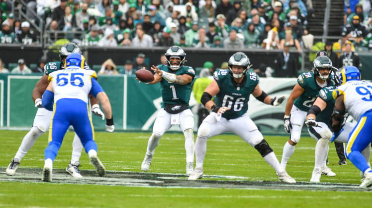 October 4, 2026, Philadelphia, Pennsylvania, United States: Philadelphia Eagles QB JALEN HURTS (1) in action during the game against the LA Rams at Lincoln Financial Field NFL, American Football Herren, USA Football 2026 LA Rams 24:20 Philadelphia Eagles  - ZUMArf1_ 20261004_zaf_rf1_012 Copyright: xRickyxFitchettx