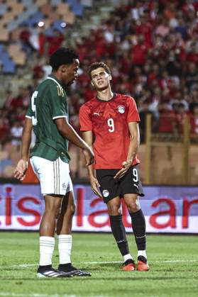 Cairo Egypt South Africa Match Egyptian forward Hamza Abdelkarim stands beside a South African player at Cairo International Stadium in Cairo, Egypt on October 4, 2026. The International Friendly, Länderspiel, Nationalmannschaft match serves as preparation for both national teams ahead of upcoming regional and continental football competitions. Cairo Cairo Egypt Copyright: xMostafaxElxShahatx