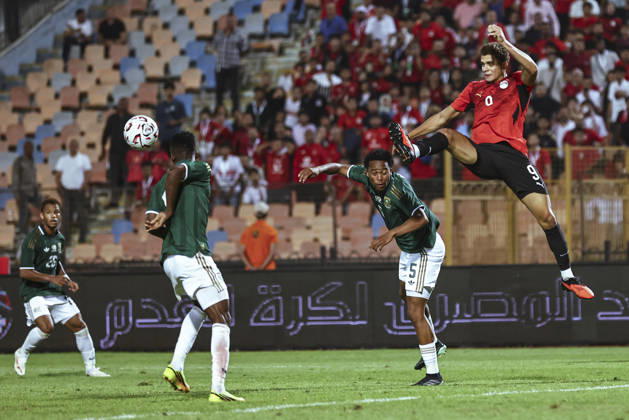 Cairo Egypt South Africa Match Egyptian forward Hamza Abdelkarim leaps in the air during a match against South Africa at Cairo International Stadium in Cairo, Egypt on October 4, 2026. The International Friendly, Länderspiel, Nationalmannschaft match serves as preparation for both national teams ahead of upcoming regional and continental football competitions. Cairo Cairo Egypt Copyright: xMostafaxElxShahatx
